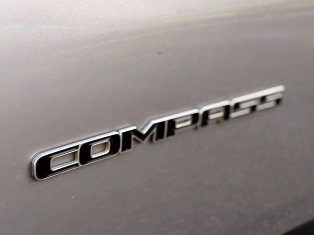 2020 Jeep Compass - Image 18