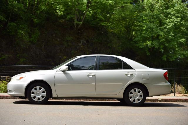 2004 Toyota Camry - Image 2