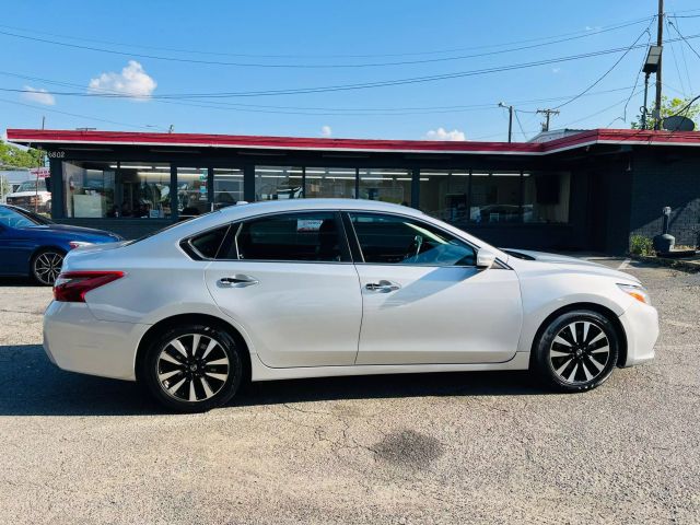 2018 Nissan Altima - Image 3
