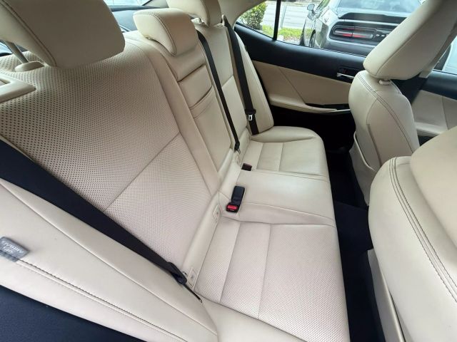 2015 Lexus Is - Image 16