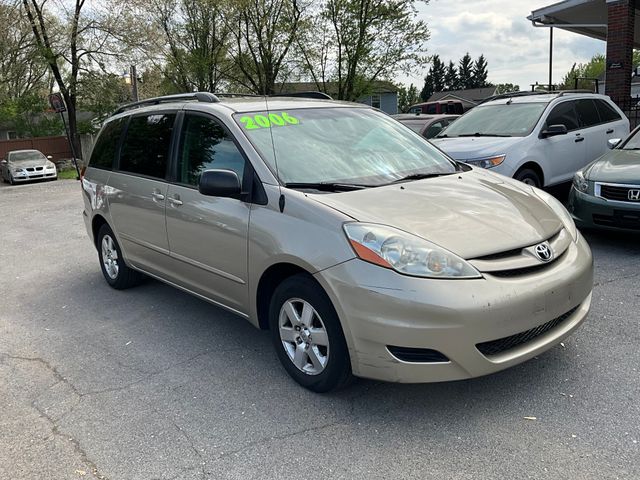 2006 Toyota Sienna - Image 2