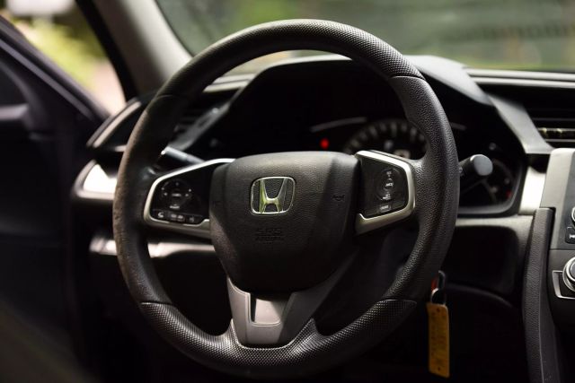 2017 Honda Civic - Image 19