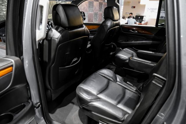 2018 Cadillac Escalade Luxury Sport Utility 4d - Image 28