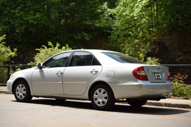 2004 Toyota Camry - Image 3