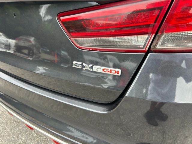 2017 Kia Optima - Image 12