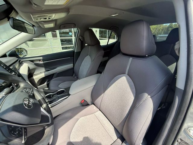 2021 Toyota Camry - Image 11