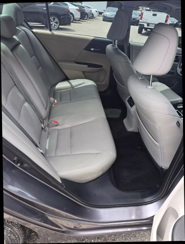 2017 Honda Accord - Image 14