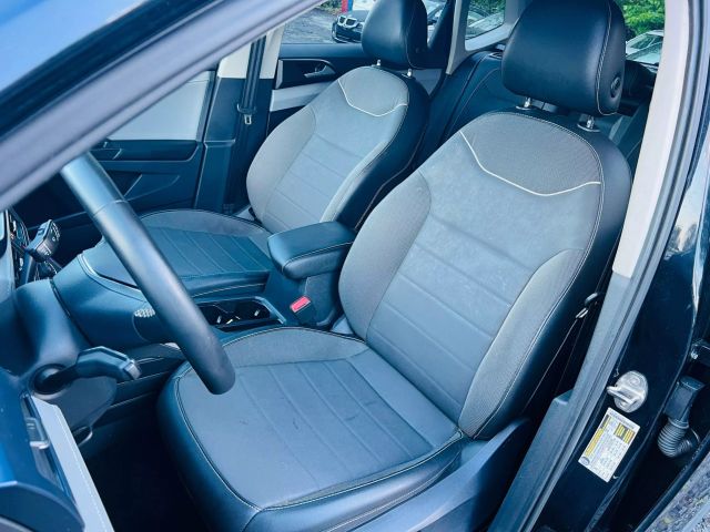2023 Volkswagen Taos - Image 20