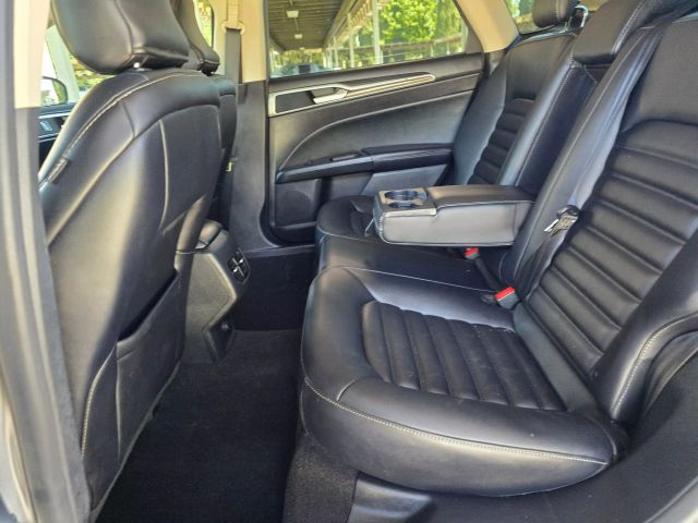 2019 Ford Fusion - Image 40