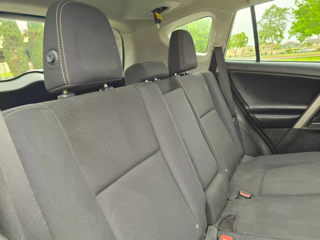 2018 Toyota Rav4 - Image 32