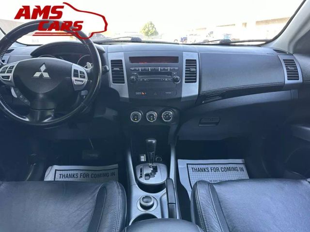 2010 Mitsubishi Outlander - Image 8