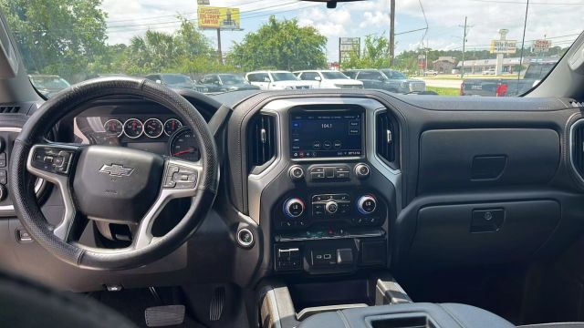 2021 Chevrolet Silverado 1500 Crew Cab - Image 29