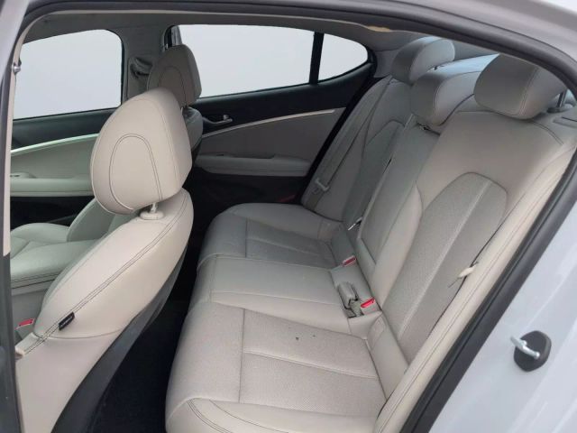 2020 Genesis G70 - Image 13