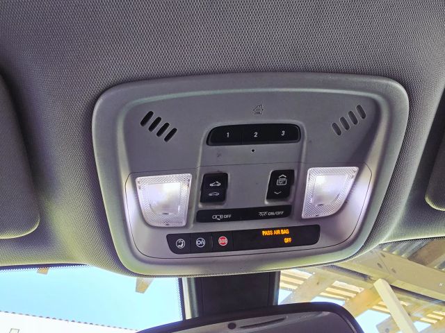 2018 Chevrolet Malibu - Image 20