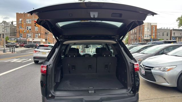 2021 CHEVROLET TRAVERSE SUV V6, 3.6 LITER LT SPORT UTILITY 4D