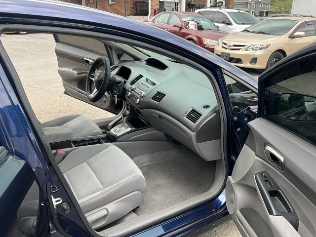 2009 Honda Civic - Image 10