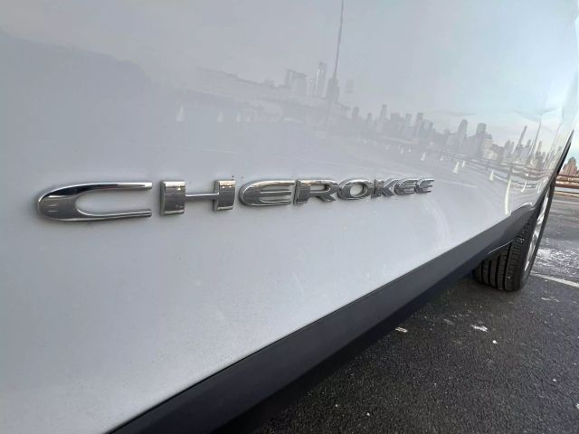 2017 Jeep Cherokee Limited Sport Utility 4d - Image 30