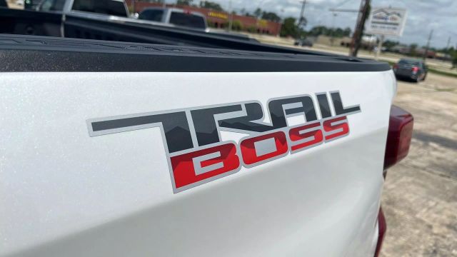 2021 Chevrolet Silverado 1500 Crew Cab - Image 4