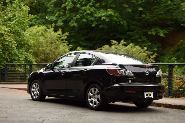 2012 Mazda Mazda3 - Image 3