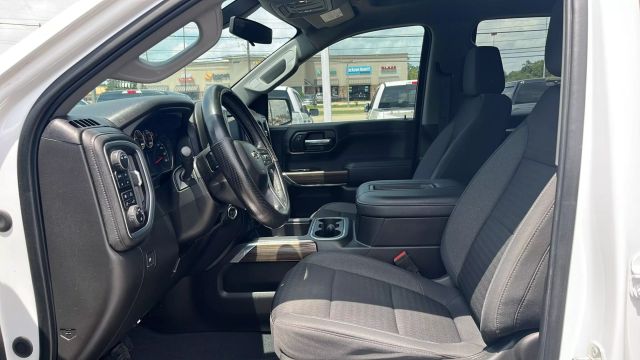 2021 Chevrolet Silverado 1500 Crew Cab - Image 17