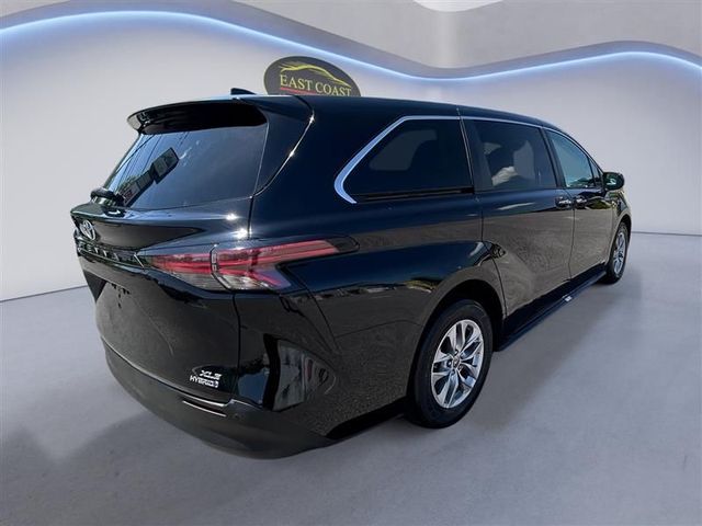 2021 Toyota Sienna - Image 5