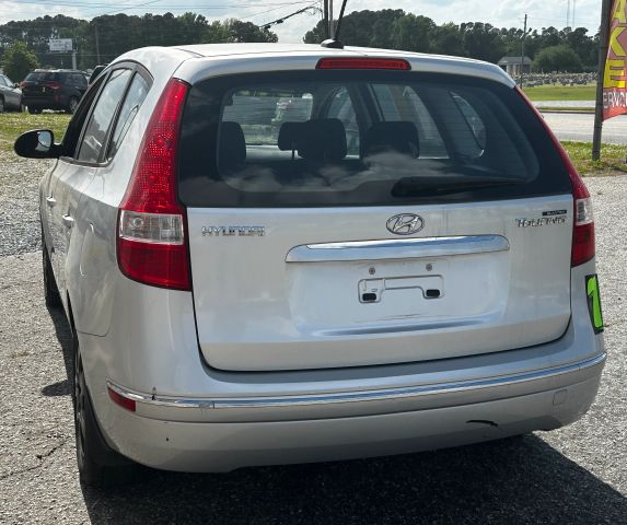2011 Hyundai Elantra - Image 3
