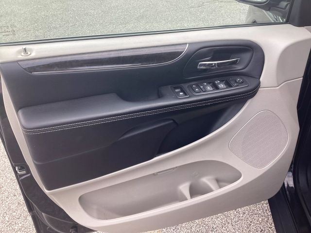 2016 CHRYSLER TOWN & COUNTRY VAN BLACK AUTOMATIC - Interstate Auto Sales