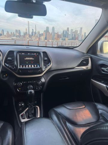 2017 Jeep Cherokee Limited Sport Utility 4d - Image 23