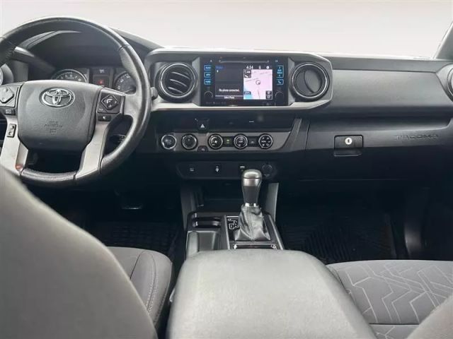 2017 Toyota Tacoma Double Cab - Image 10