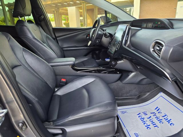 2017 Toyota Prius Prime - Image 29