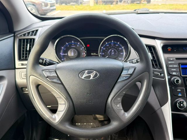 2014 Hyundai Sonata - Image 13