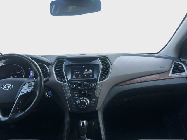 2017 Hyundai Santa Fe - Image 17