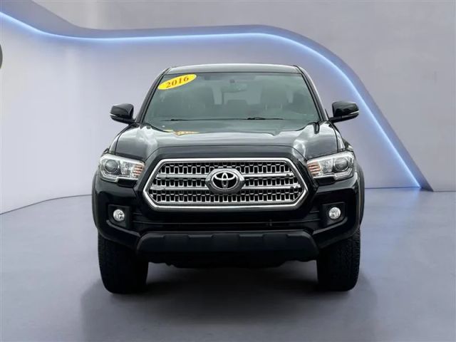 2017 Toyota Tacoma Double Cab - Image 8