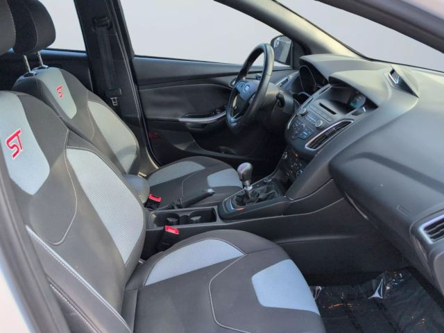2016 Ford Focus - Image 15