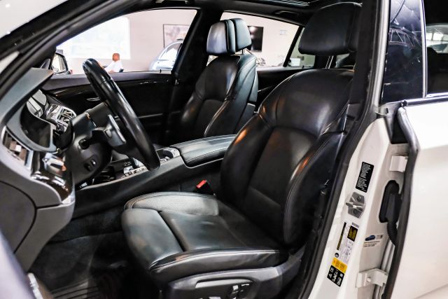 2017 Bmw 5 Series 535i Gran Turismo Xdrive Sedan 4d - Image 4