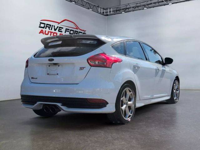 2016 Ford Focus - Image 5