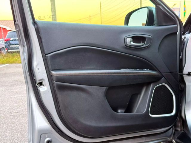 2020 Jeep Compass - Image 21