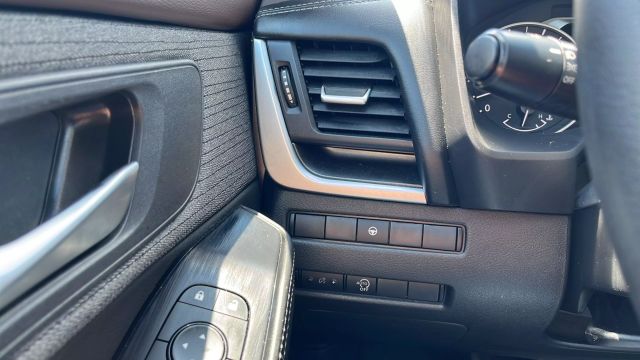 2023 Nissan Rogue - Image 23
