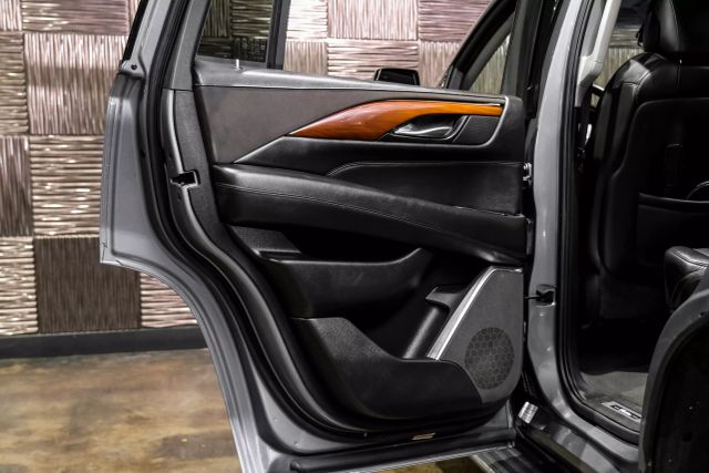 2018 Cadillac Escalade Luxury Sport Utility 4d - Image 34