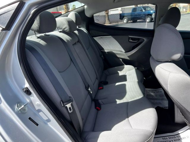 2013 Hyundai Elantra - Image 7