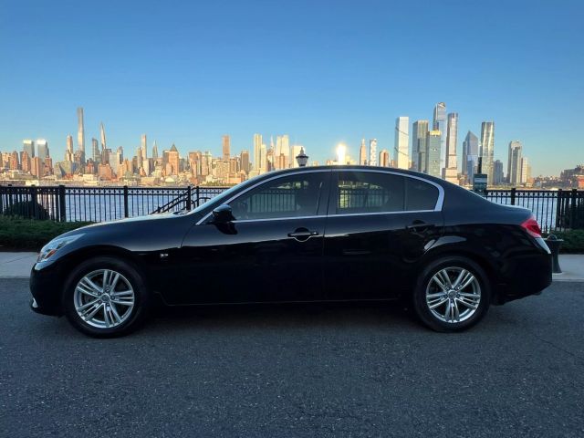 2015 Infiniti Q40 Sedan 4d - Image 6