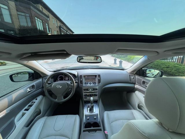 2015 Infiniti Q40 Sedan 4d - Image 14