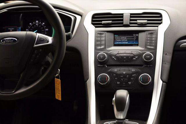 2015 Ford Fusion - Image 19