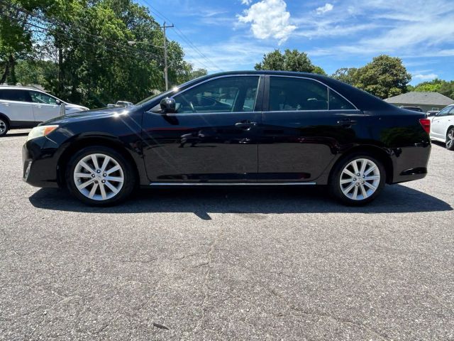 2013 Toyota Camry - Image 12