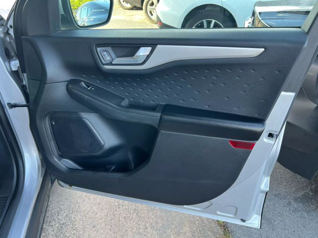 2020 Ford Escape - Image 25