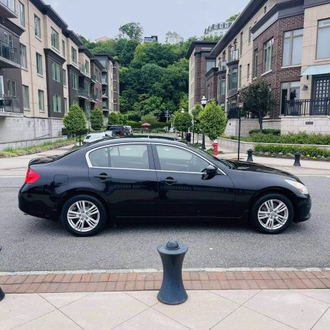 2013 Infiniti G37x Sedan 4d - Image 6