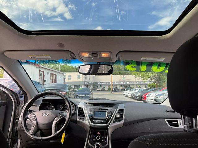 2015 Hyundai Elantra - Image 15