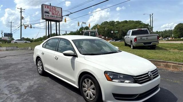 2012 Volkswagen Passat - Image 3