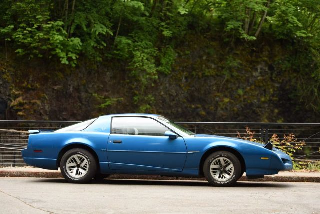 1992 Pontiac Firebird - Image 15
