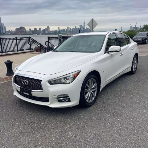 2015 Infiniti Q50 3.7 Premium Sedan 4d - Image 3